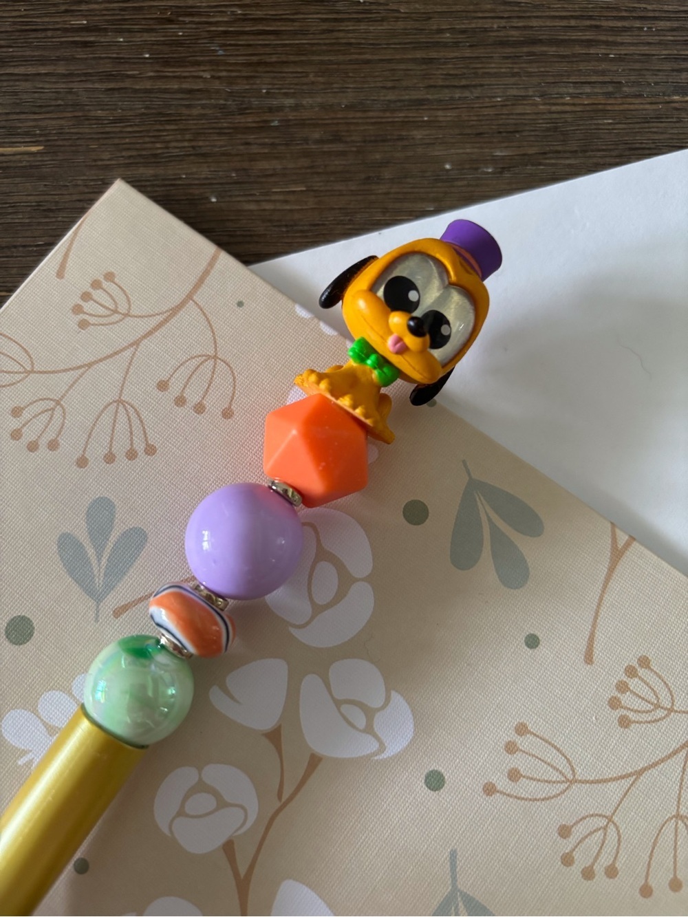 Disney Doorables: Mickey Mouse: Halloween Pluto handmade beaded pen